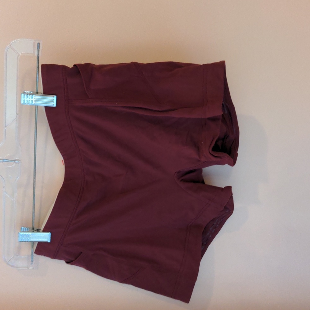 Tracksmith Lane Five shorts - Women's medium in maroon